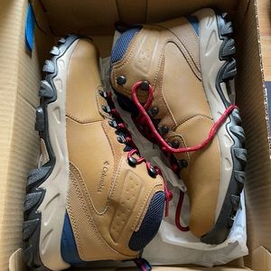 Men’s Columbia Newton Ridge Plus II hiking boots